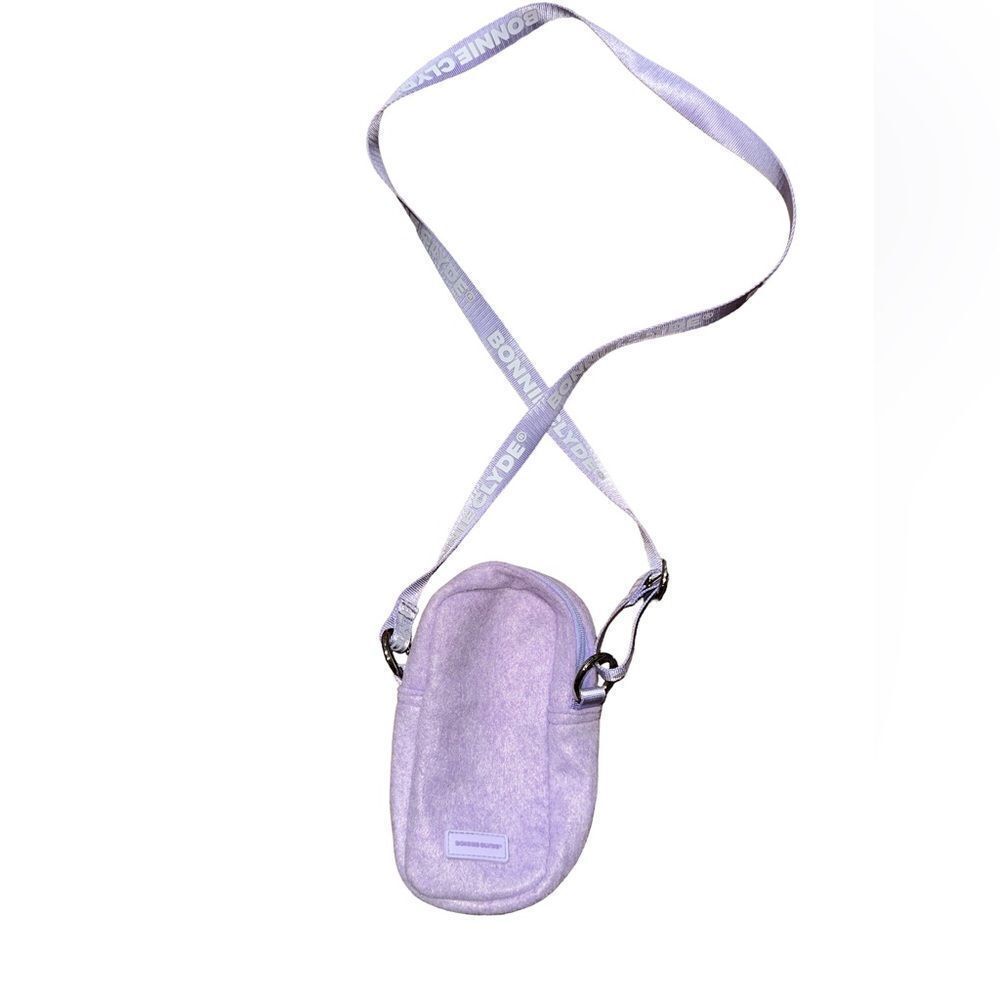 NEW WITHOUT TAGS Bonnie Clyde Lavender Zip Top Crossbody with Adjustable Strap